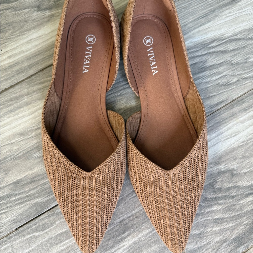 Women's Vivaia Tan Knit Flats, size 37.5